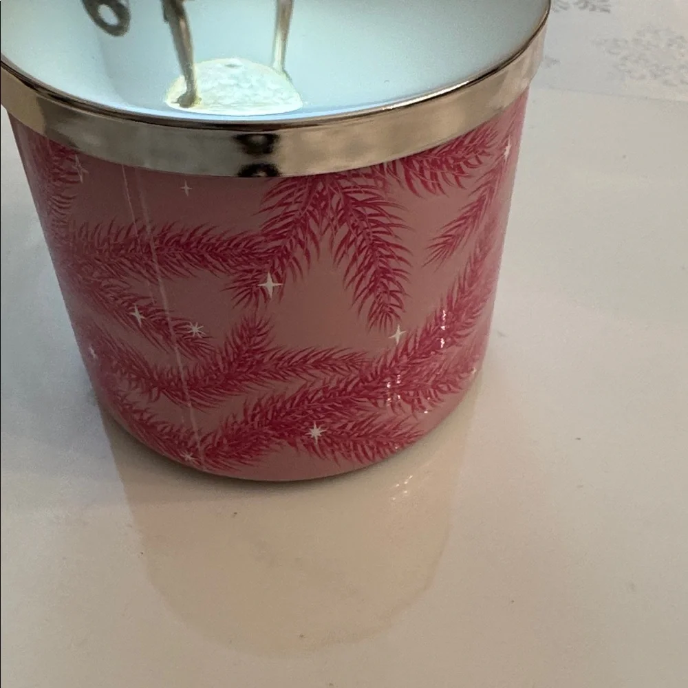 NEW- Bath & Body Works Holiday Dill-Ight 3 Wick Candle Limited Edition - Picture 8 of 10
